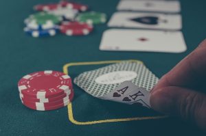 Poker Showdown/Mucking: The Ultimate Guide